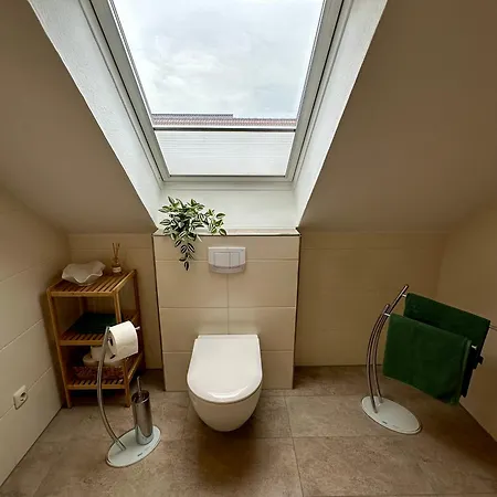 Familie Oder Beruflich - 2 Schlafzimmer - 3 Betten - Geraeumig - Kueche - Gemuetlich *