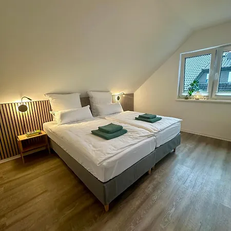 Апартаменты Familie Oder Beruflich - 2 Schlafzimmer - 3 Betten - Geraeumig - Kueche - Gemuetlich Бад-Липпшпринге