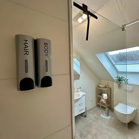 Familie Oder Beruflich - 2 Schlafzimmer - 3 Betten - Geraeumig - Kueche - Gemuetlich *