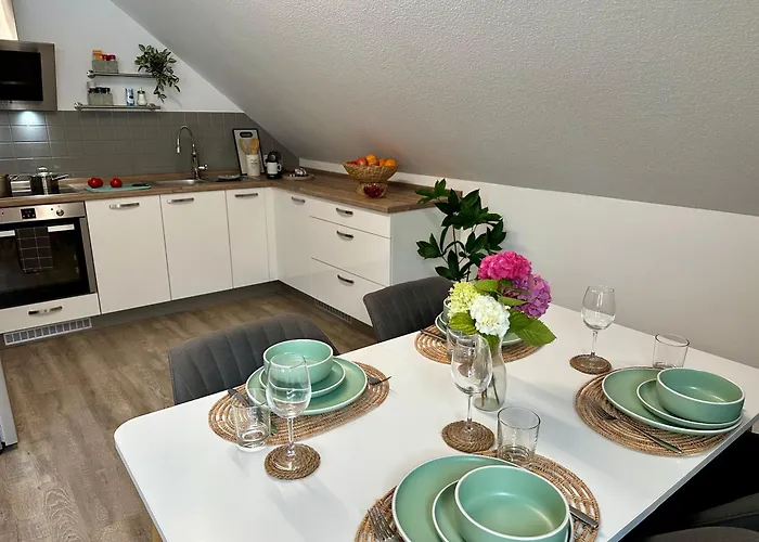Familie Oder Beruflich - 2 Schlafzimmer - 3 Betten - Geraeumig - Kueche - Gemuetlich Appartement