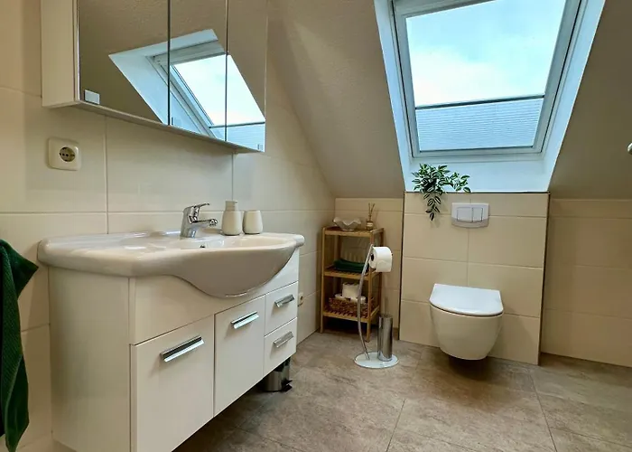 Familie Oder Beruflich - 2 Schlafzimmer - 3 Betten - Geraeumig - Kueche - Gemuetlich *